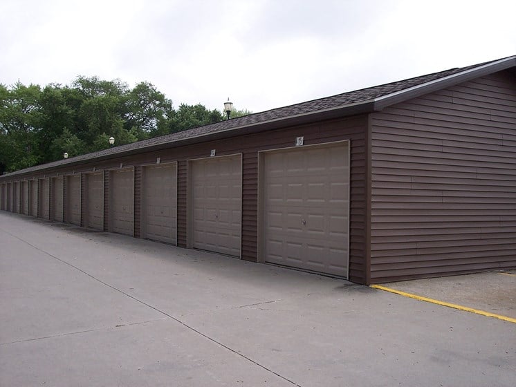 PSM garages at Parkside Manor, Iowa